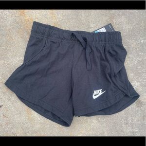Girls Nike Standard fit shorts NWT